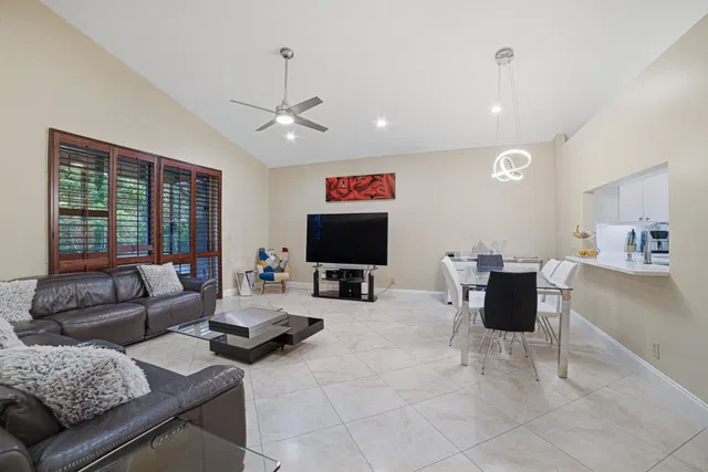 Residence photo 14