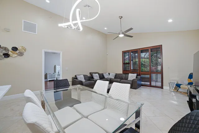Residence photo 18