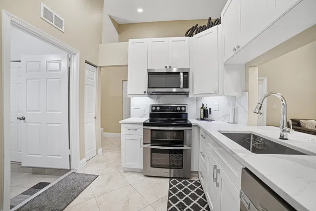 Residence photo 20