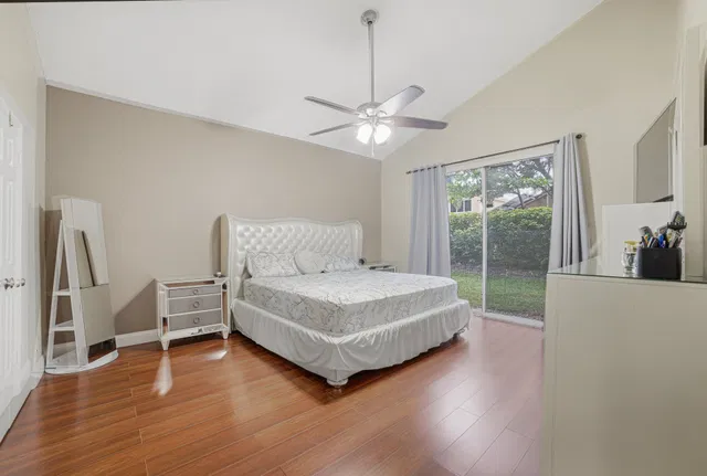 Residence photo 23