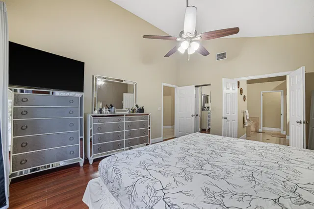 Residence photo 25