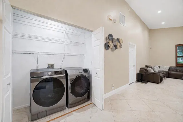 Residence photo 35