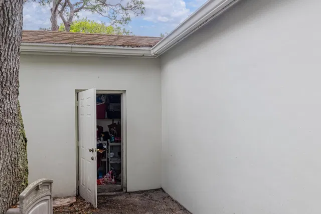 Residence photo 38