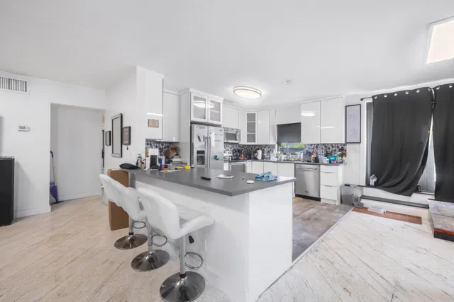 Residence photo 18
