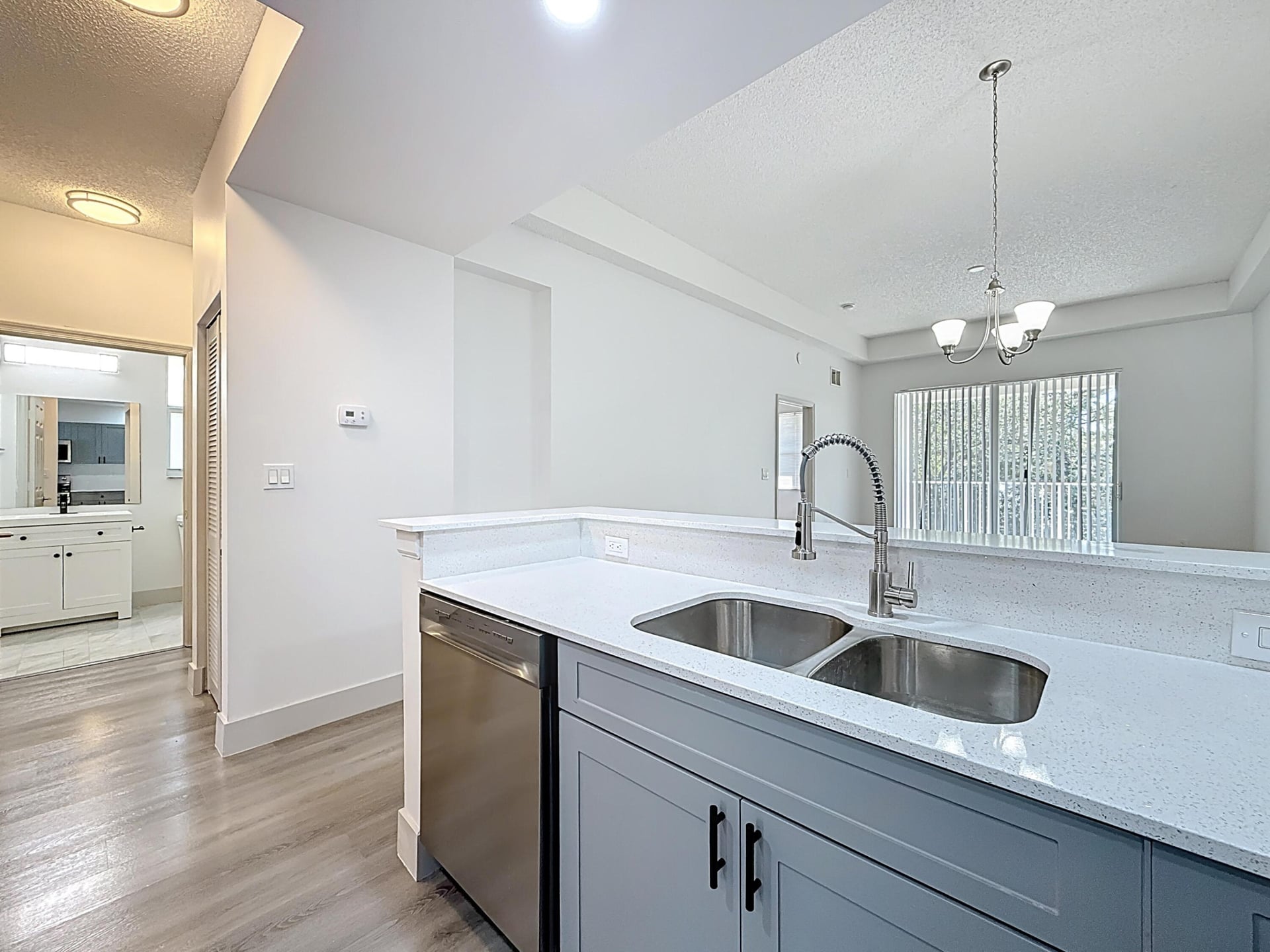 Unit 102 photo 5