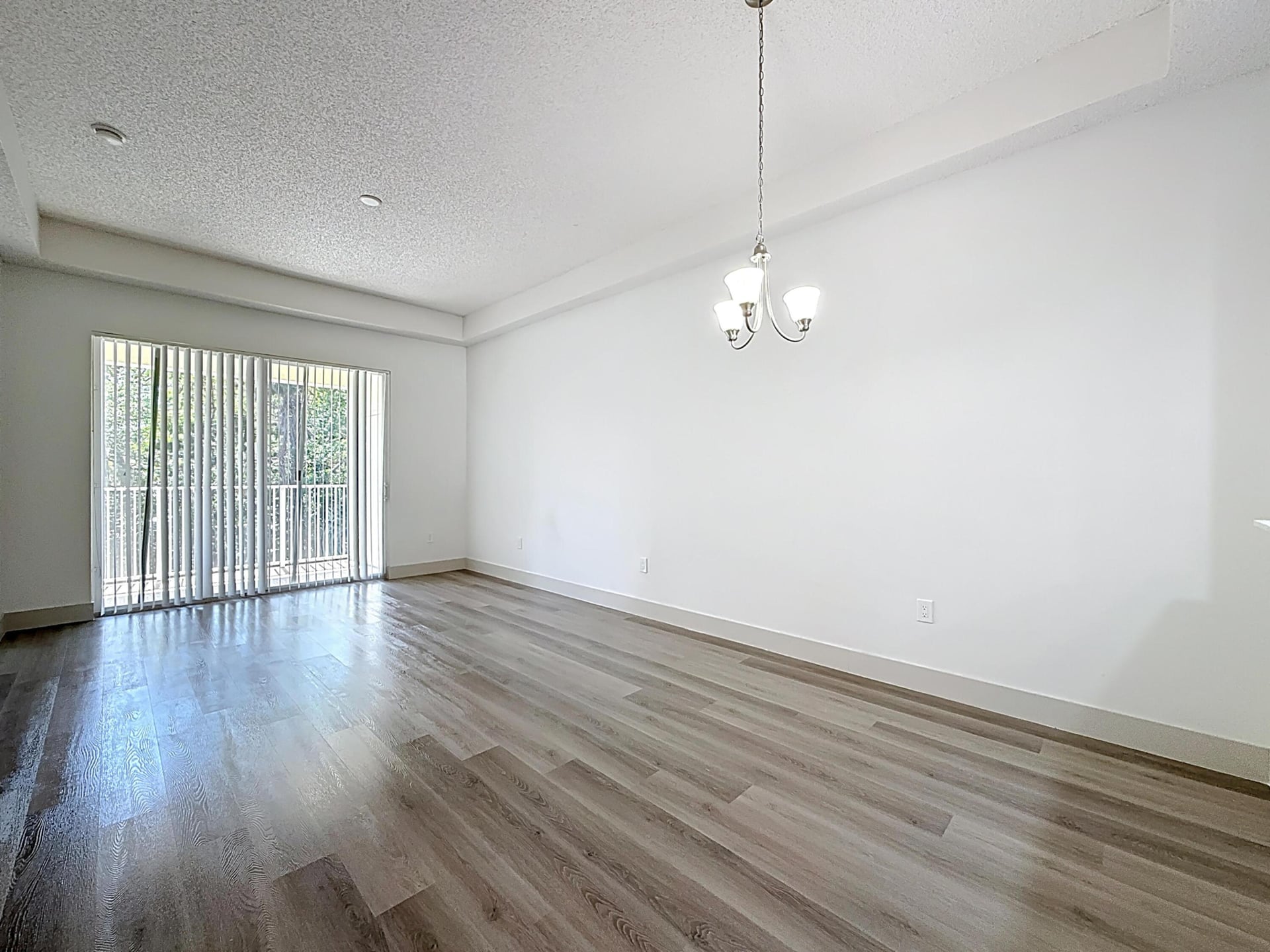 Unit 102 photo 8