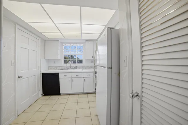 Unit 205 photo 13