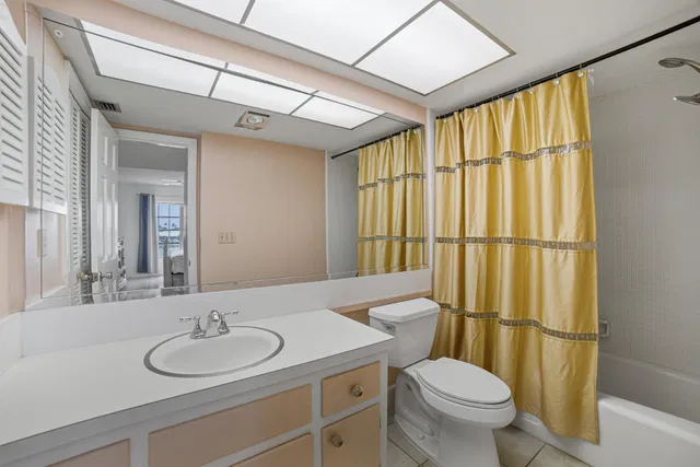 Unit 205 photo 18