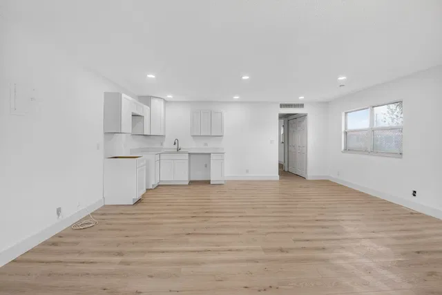  Residence photo 4