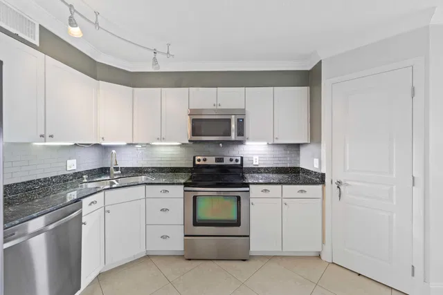 Unit 202-c photo 6