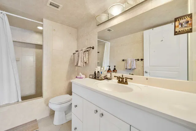 Unit 202-c photo 11