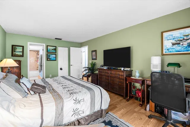 Unit 22-d photo 14