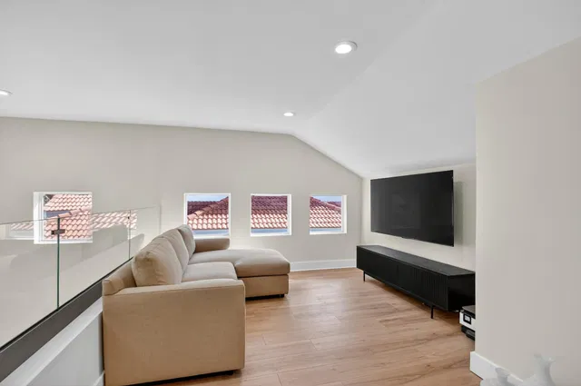 Residence photo 31