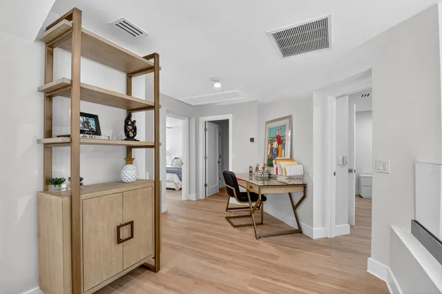 Residence photo 32