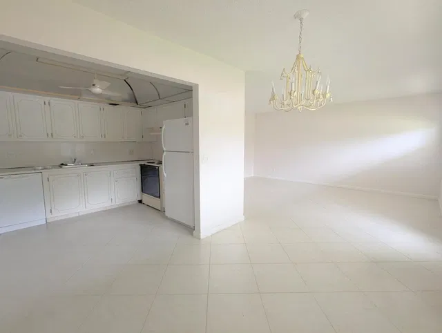 Residence photo 2