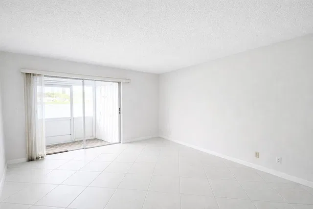 Residence photo 4