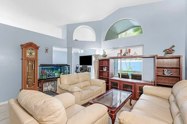  Residence photo 6
