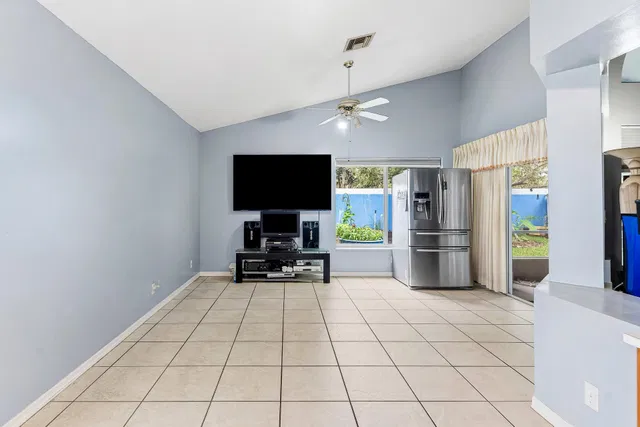  Residence photo 12