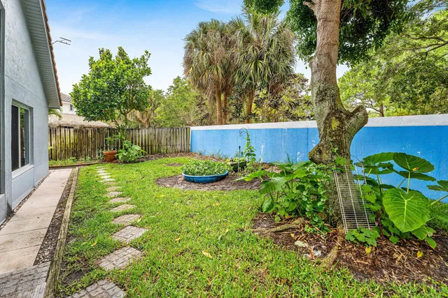  Residence photo 25