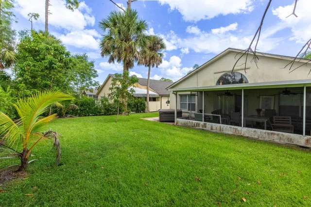  Residence photo 26