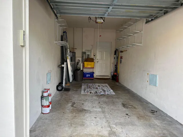 Unit 111 photo 33