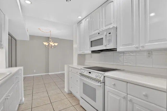  Unit 5220 photo 5
