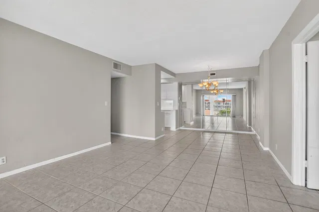  Unit 5220 photo 12