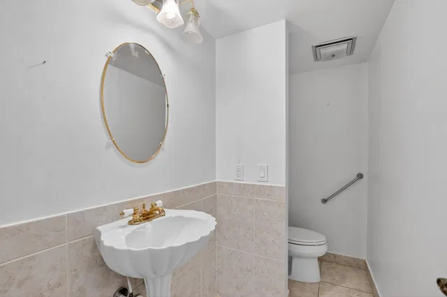  Unit 5220 photo 19
