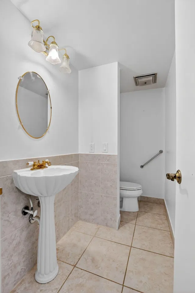  Unit 5220 photo 20