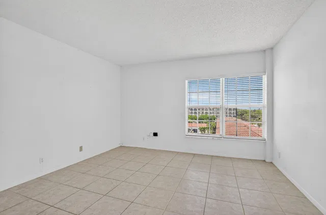  Unit 5220 photo 23