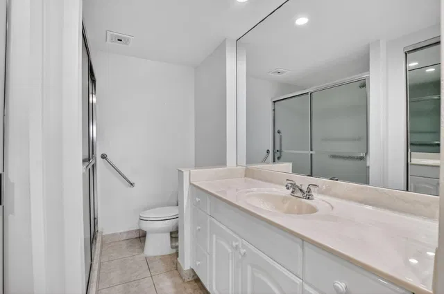  Unit 5220 photo 26
