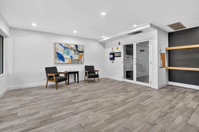  Unit 5220 photo 29