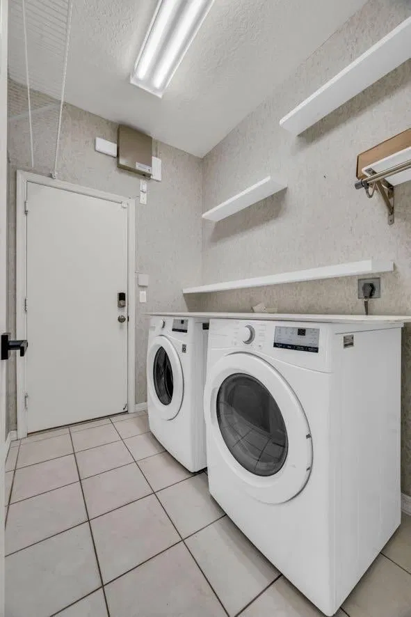 Residence photo 12