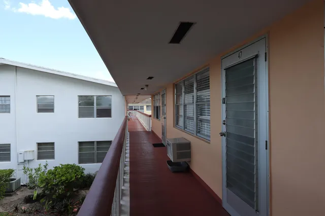 Residence photo 16
