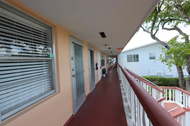  Residence photo 17