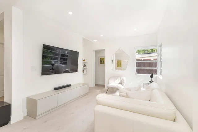 West Palm Beach Residence photo 9