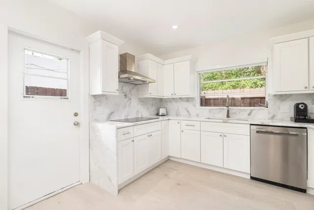 West Palm Beach Residence photo 16