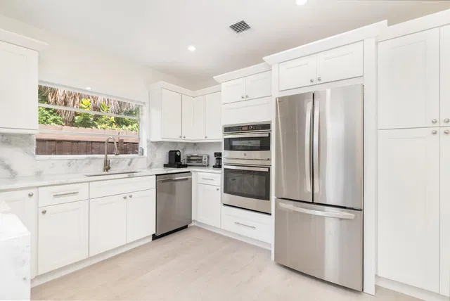 West Palm Beach Residence photo 17