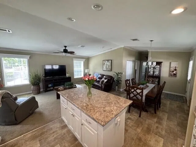 Unit 136 photo 18
