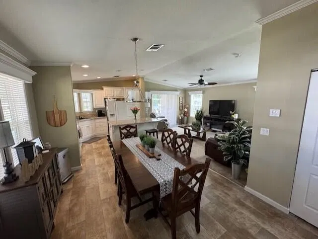 Unit 136 photo 23