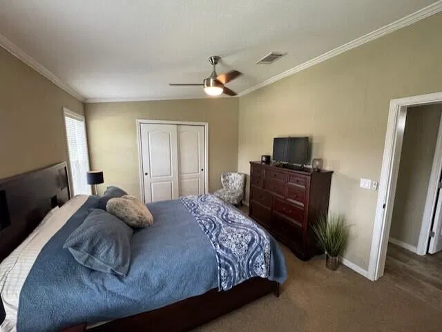 Unit 136 photo 31