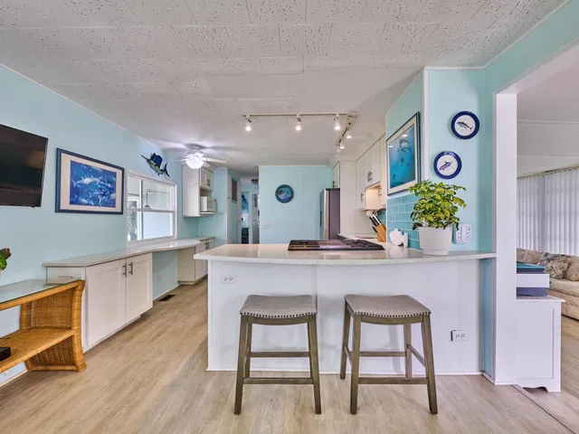 Unit 123 photo 13