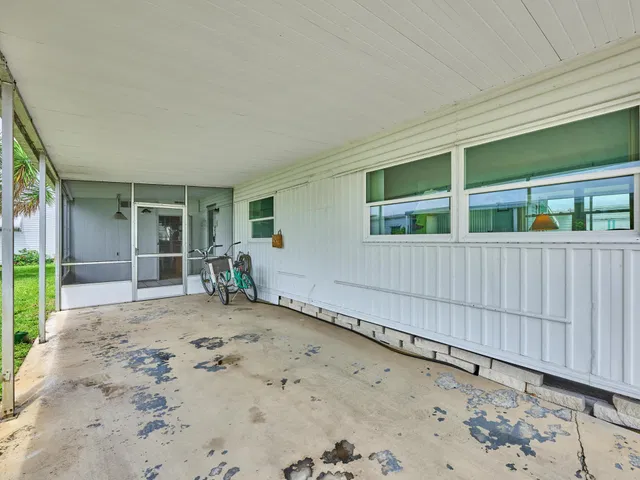 Unit 123 photo 28