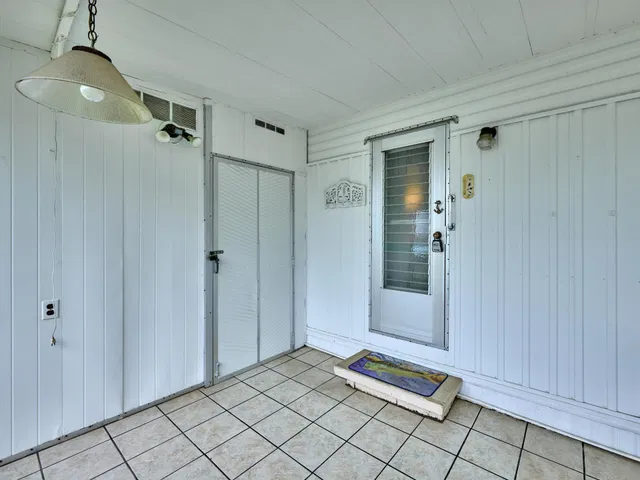 Unit 123 photo 30