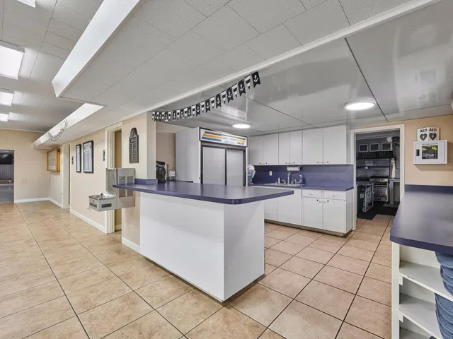 Unit 123 photo 43