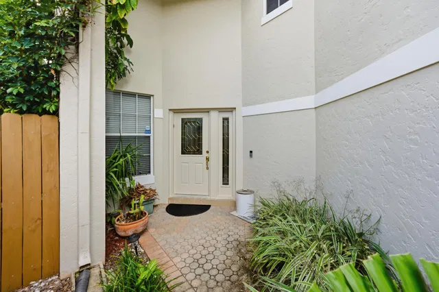 Residence photo 8