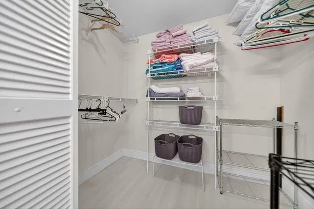 Unit 218 photo 34