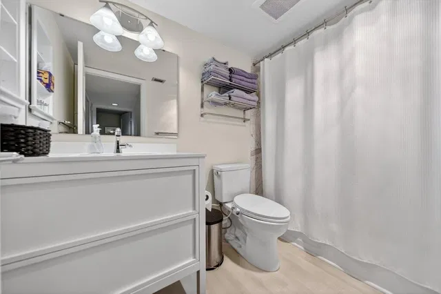 Unit 218 photo 38