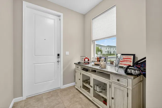 Residence photo 3
