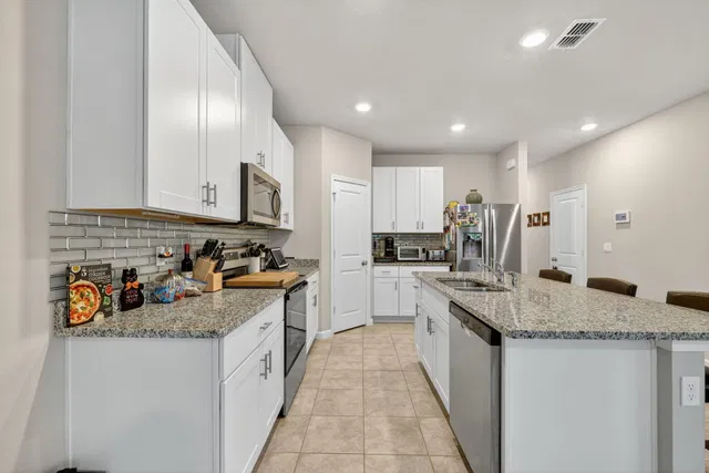 Residence photo 4